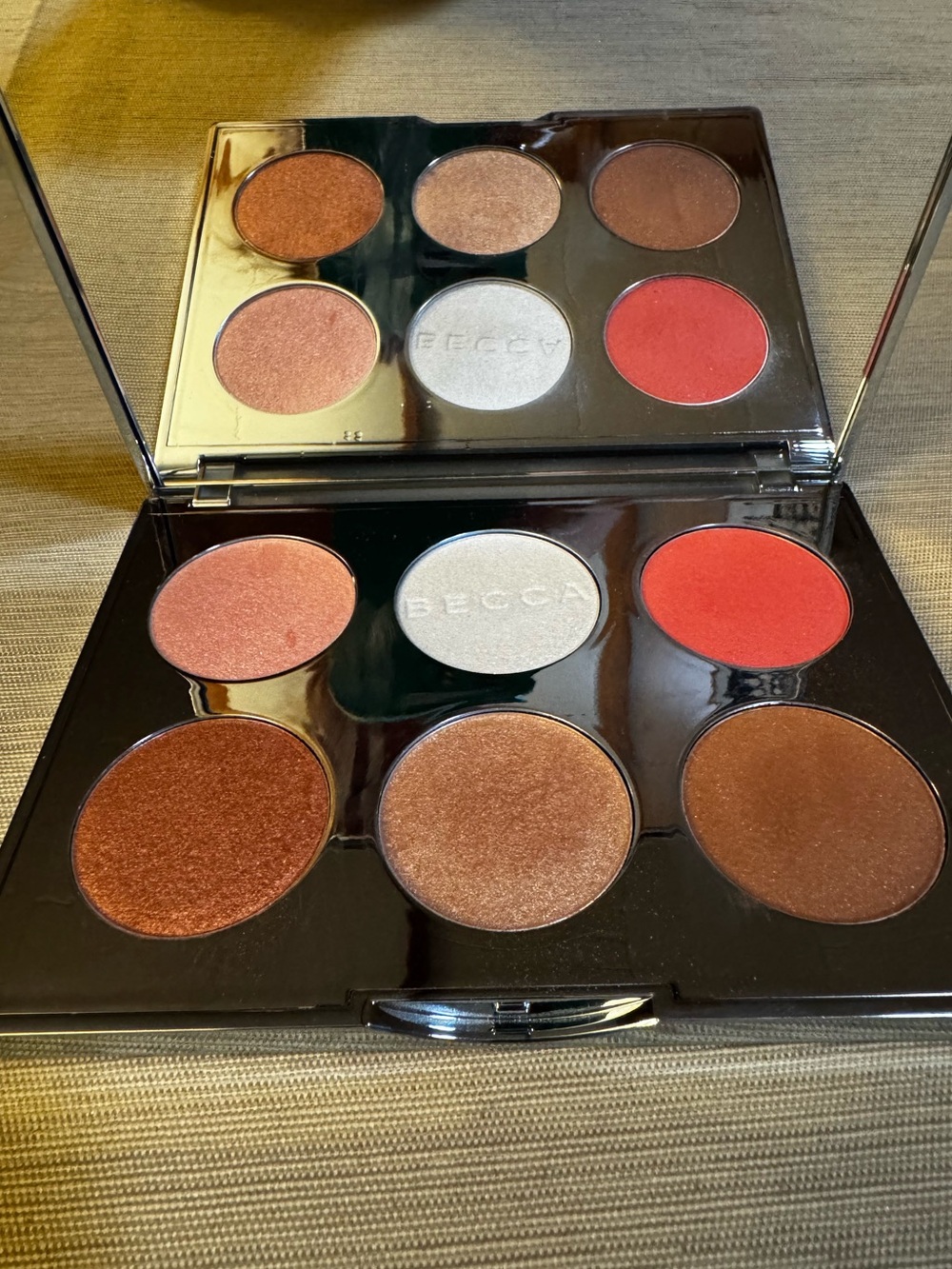 ✨Becca Apres Ski Glow Collection Eye Lights Palette NWOB✨
